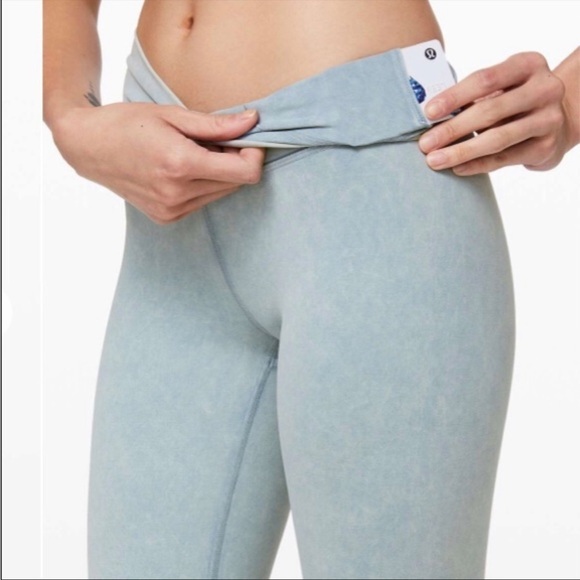 lululemon Wunder Under High Rise Crop *21” Wash Chambray NWOT 10 - Picture 4 of 15